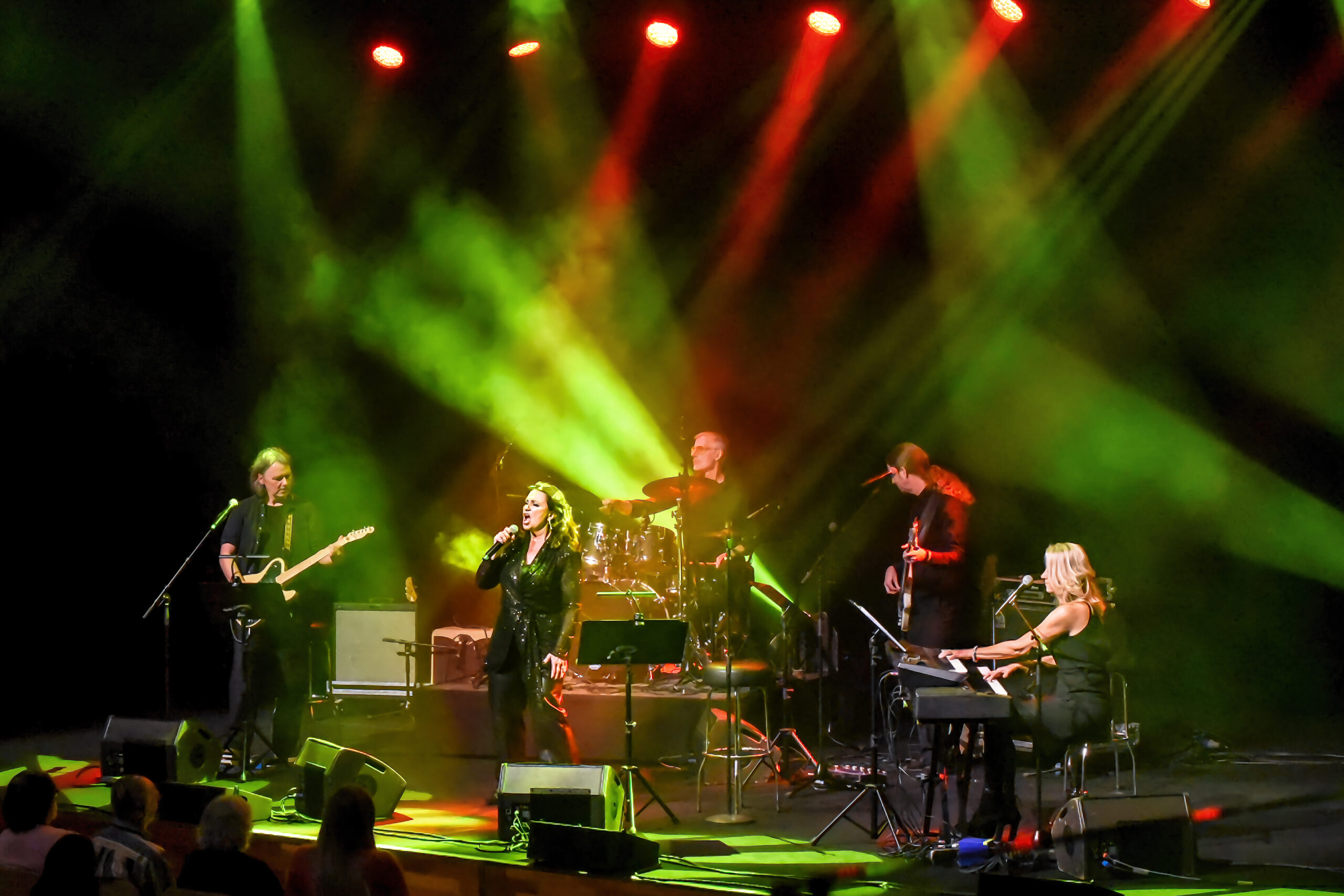 Maria Möller med band.